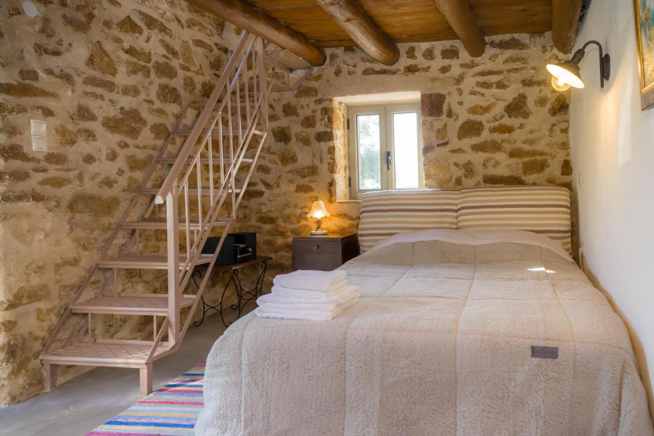 Messinian Stone House Villa Eksteriør billede